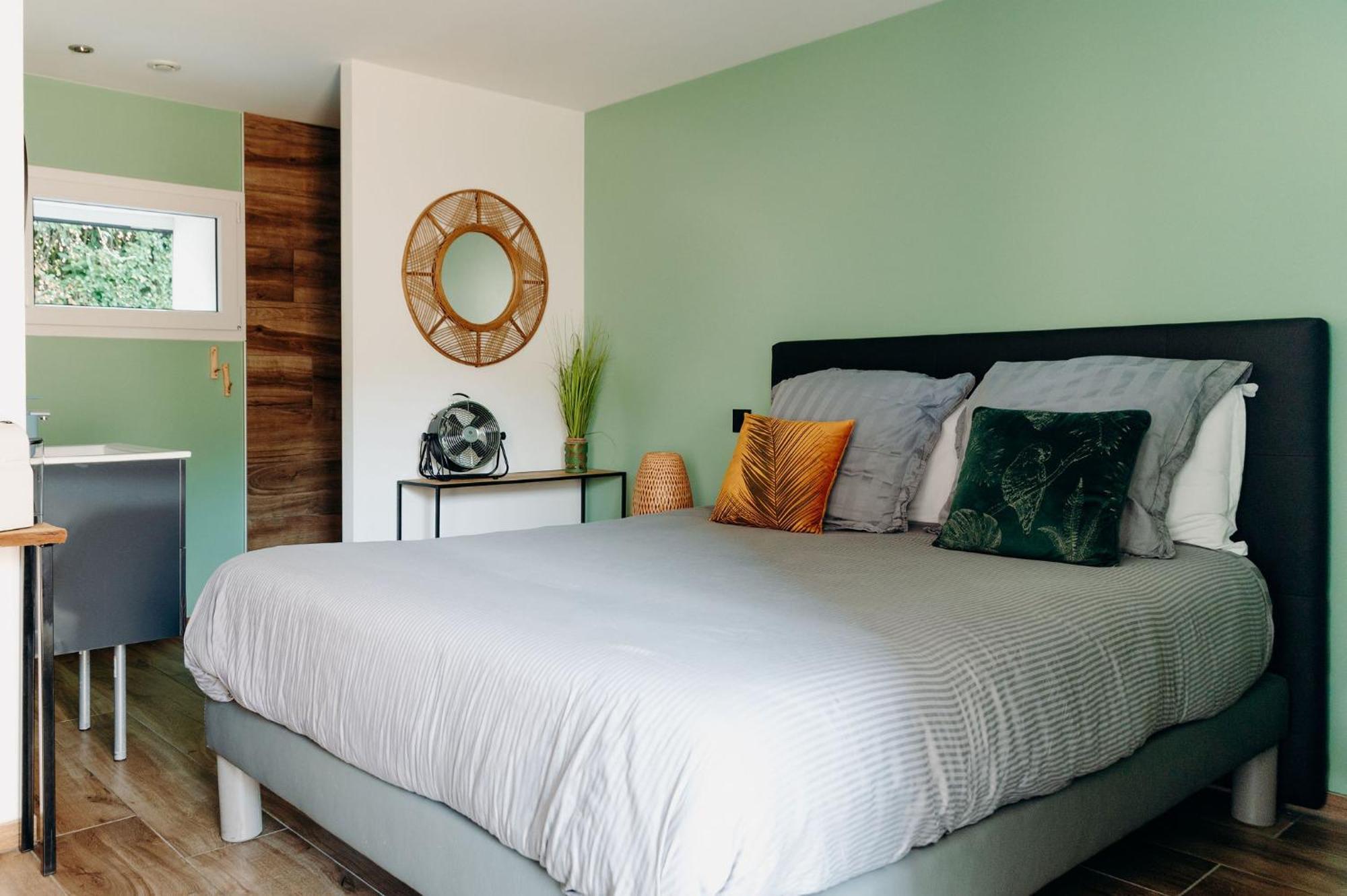 La Villa D'Helene 2 - Chambres D'Hotes Bnb Et Appartements - Клюз Экстерьер фото